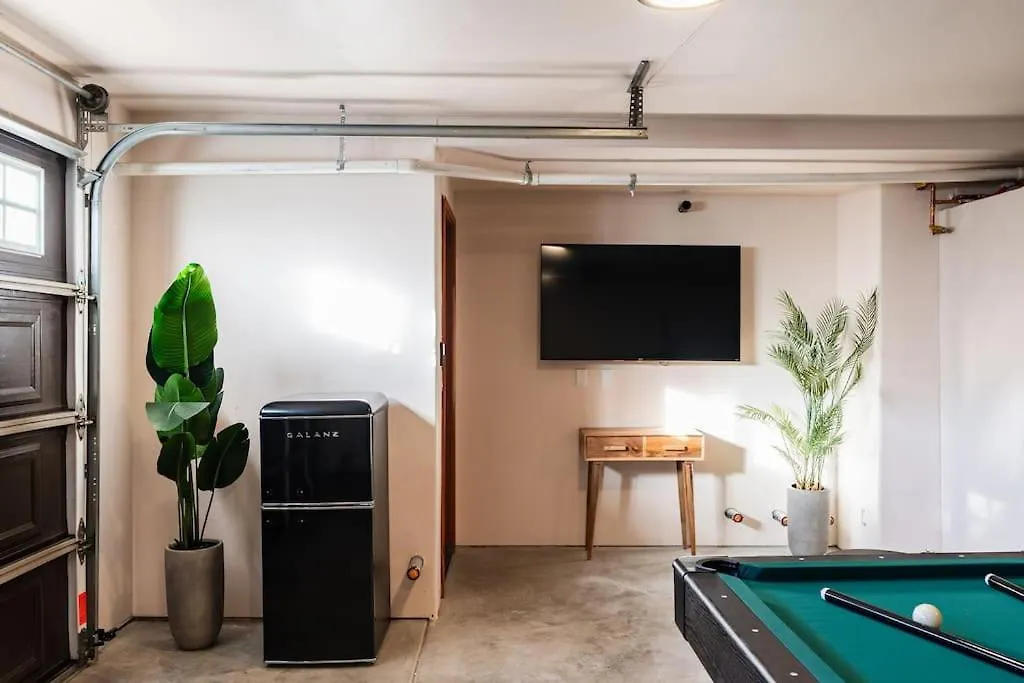 Rooftop City/water Views*jacuzzi*king Beds*central Holiday home *