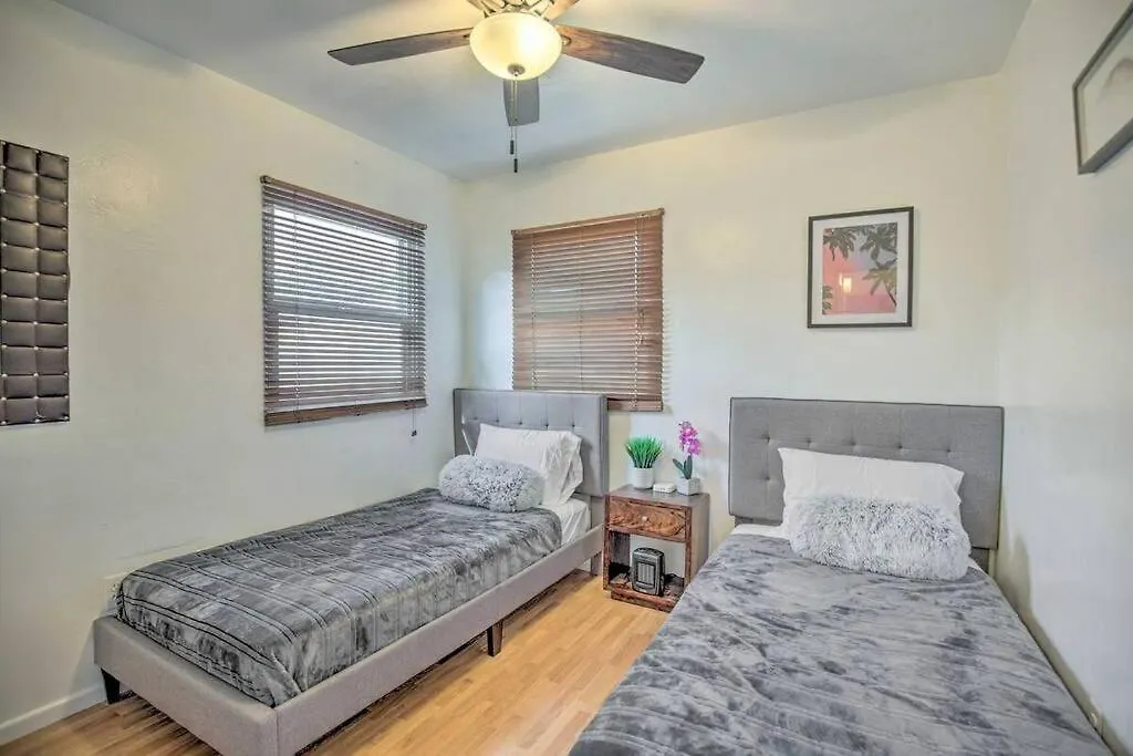 Gorgeous Pacific Beach And Mission Bay Home. Walking Distance To The Bay And Golf Course. *