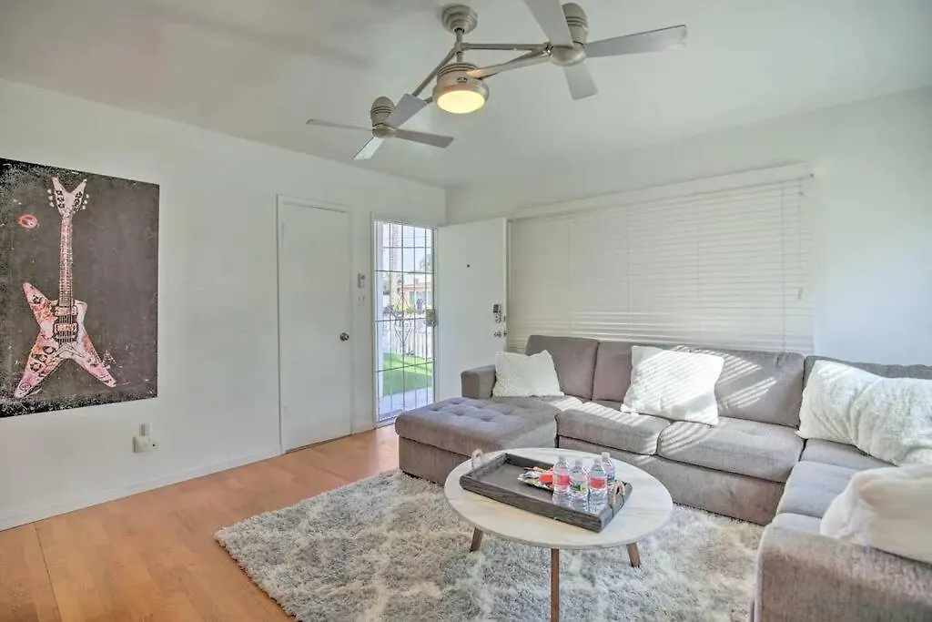 Gorgeous Pacific Beach And Mission Bay Home. Walking Distance To The Bay And Golf Course. Holiday home *