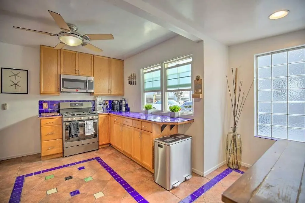 Holiday home Gorgeous Pacific Beach And Mission Bay Home. Walking Distance To The Bay And Golf Course. *