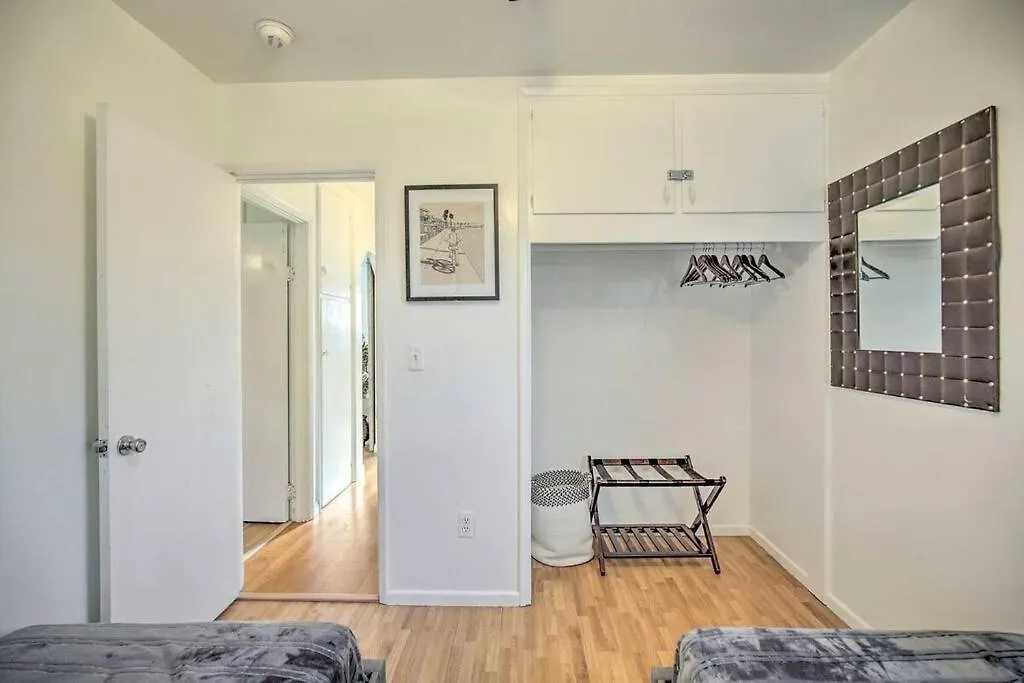 Gorgeous Pacific Beach And Mission Bay Home. Walking Distance To The Bay And Golf Course. Holiday home *