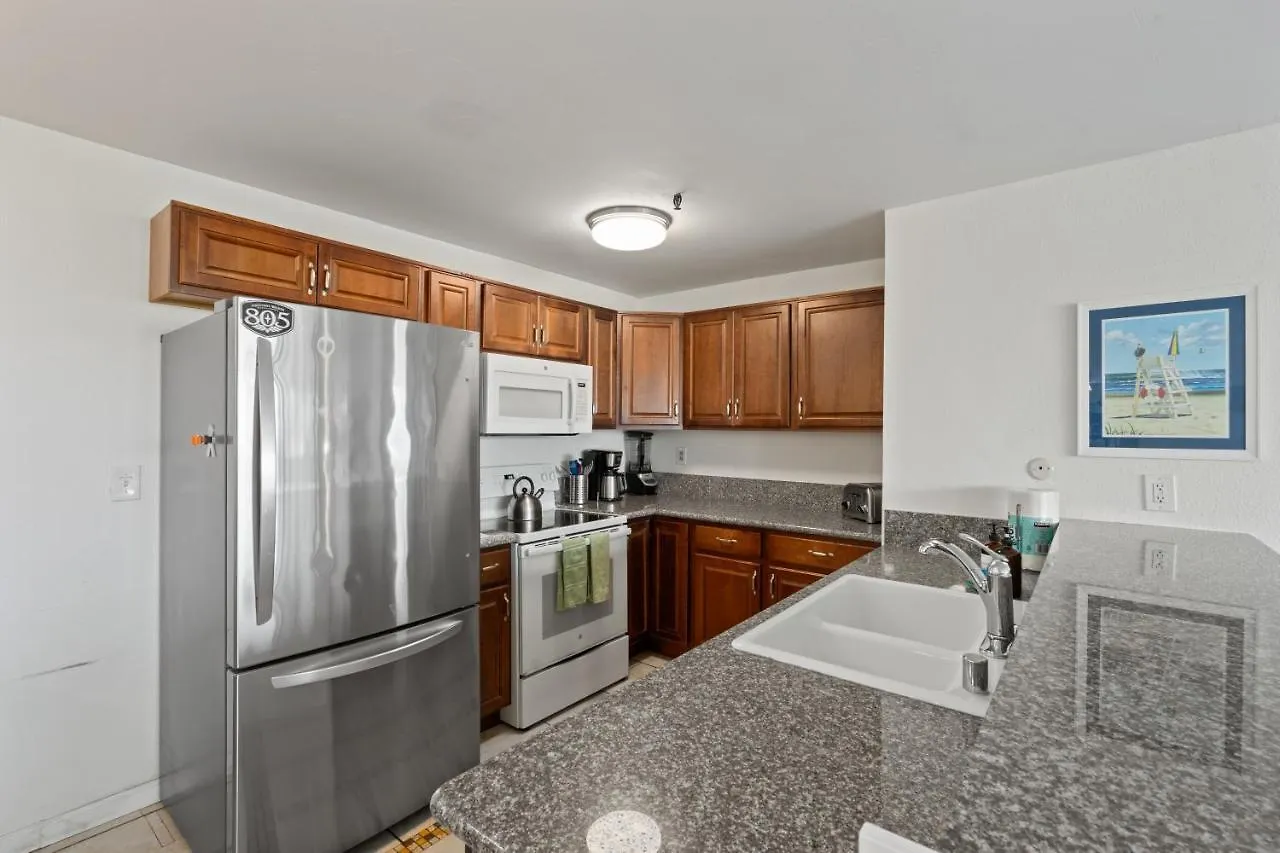 Belmont Ocean Views - Massive Private Deck, Grill & Parking *