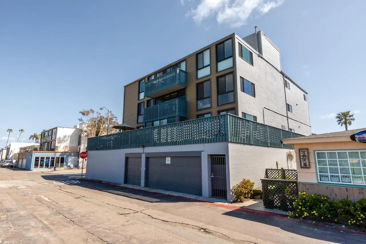 Casa vacanze Belmont Ocean Views - Massive Private Deck, Grill & Parking *