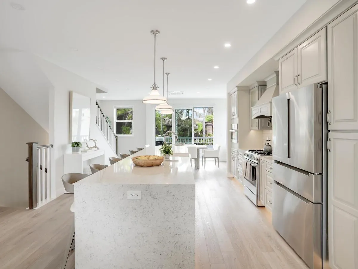 Holiday home Coastal Retreat Near The W Panoramic Ocean Views, Rooftop Deck, & Firepit San Diego