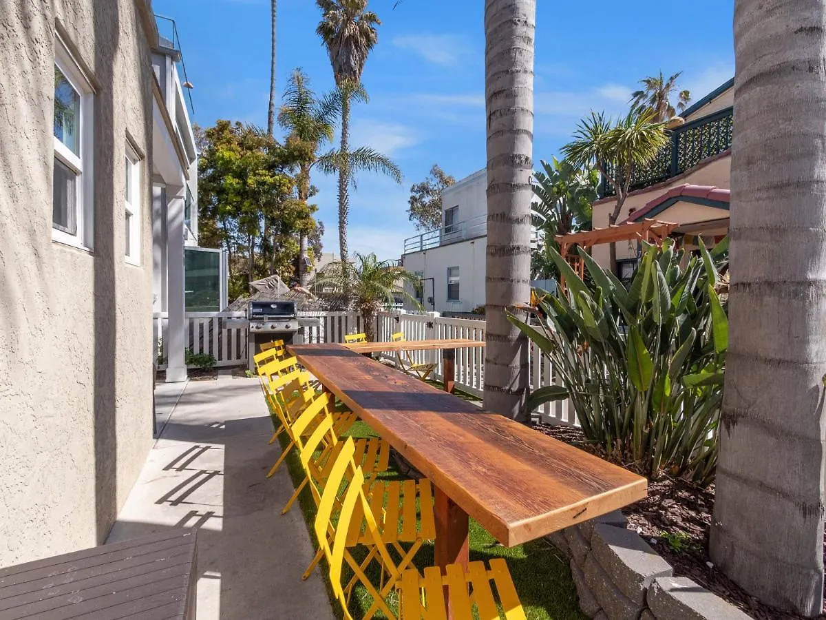 Stunning House- Rooftop Patio & Ocean Views *