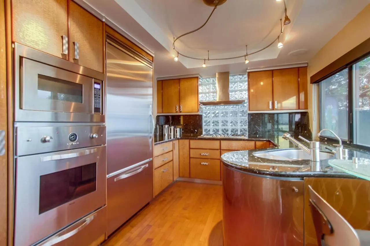 Holiday home Mission Bay Dreams - W Bay Access, Parking, Pool & *