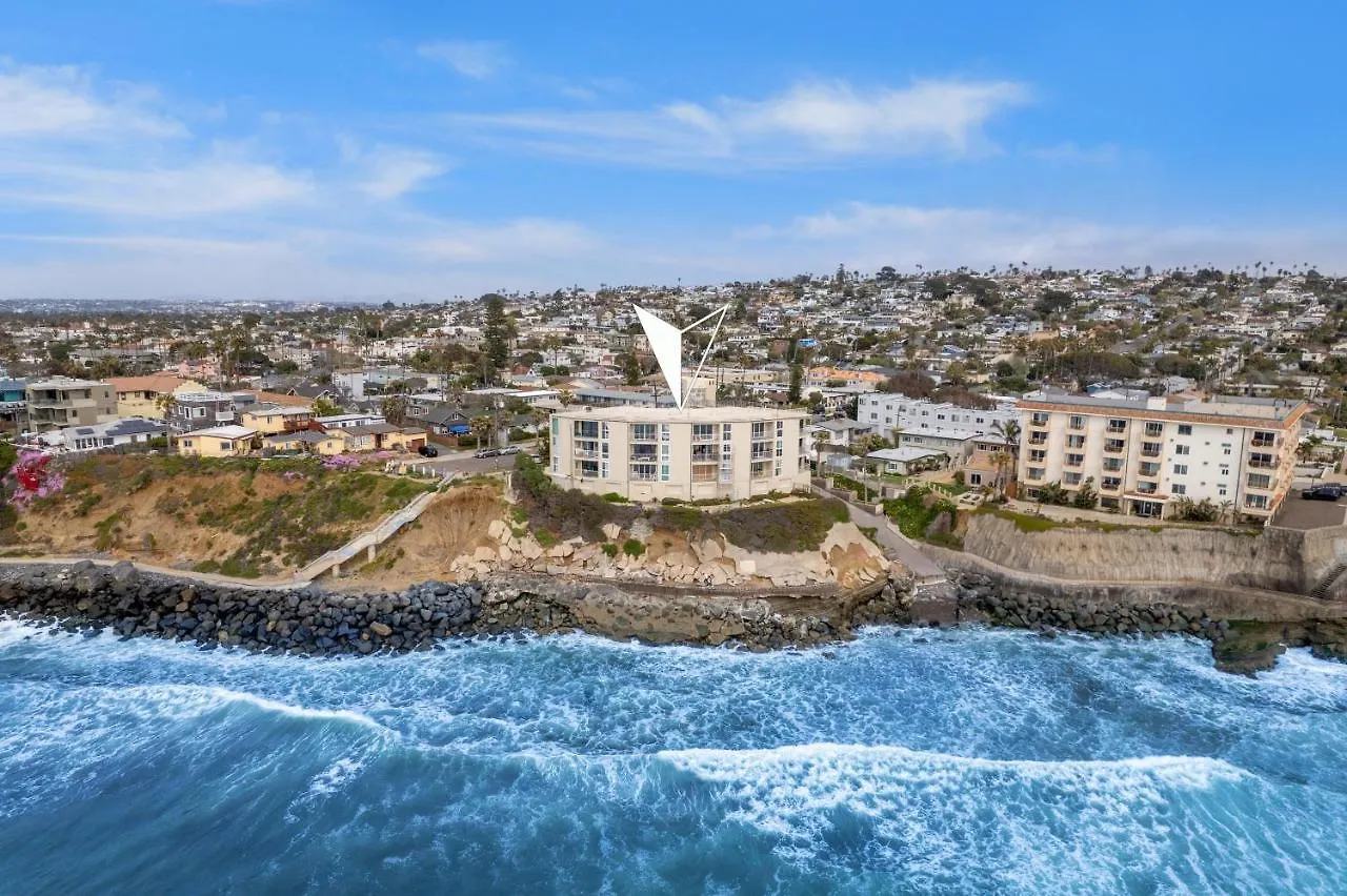 Sunset Cliffs Lookout - Ocean Front Luxury Holiday home *