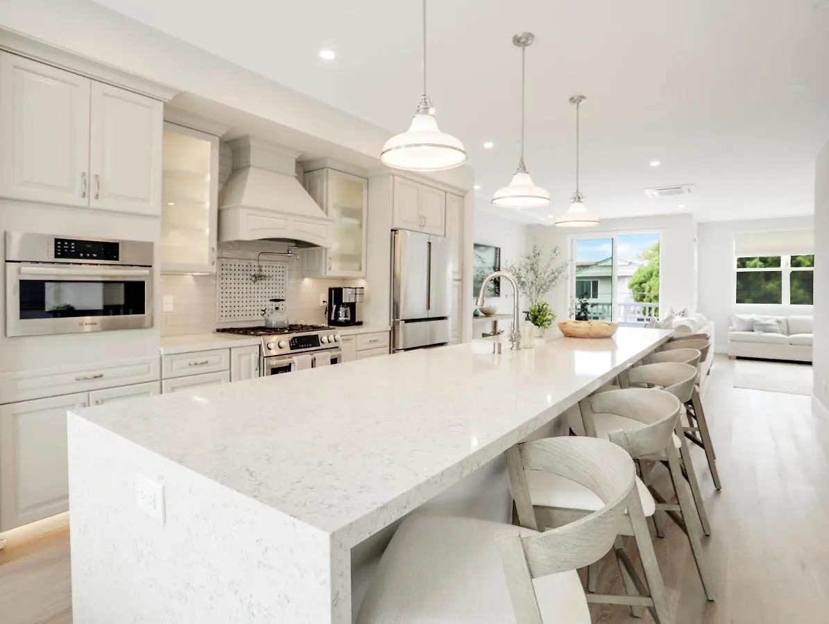 Coastal Retreat Near The W Panoramic Ocean Views, Rooftop Deck, & Firepit Holiday home San Diego