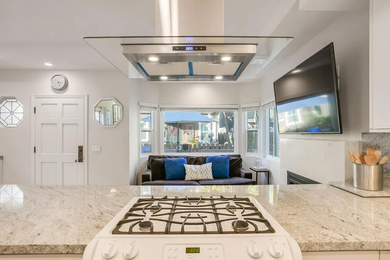Beautiful - Ocean View, Ac & Patio Casa vacanze