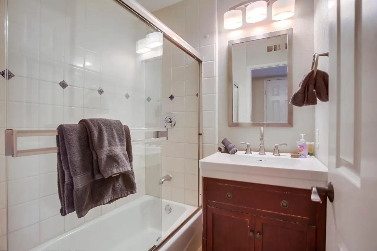Ormond Oasis - Large Private Patio, Washerdryer, Pet Friendly & Steps2sand! San Diego