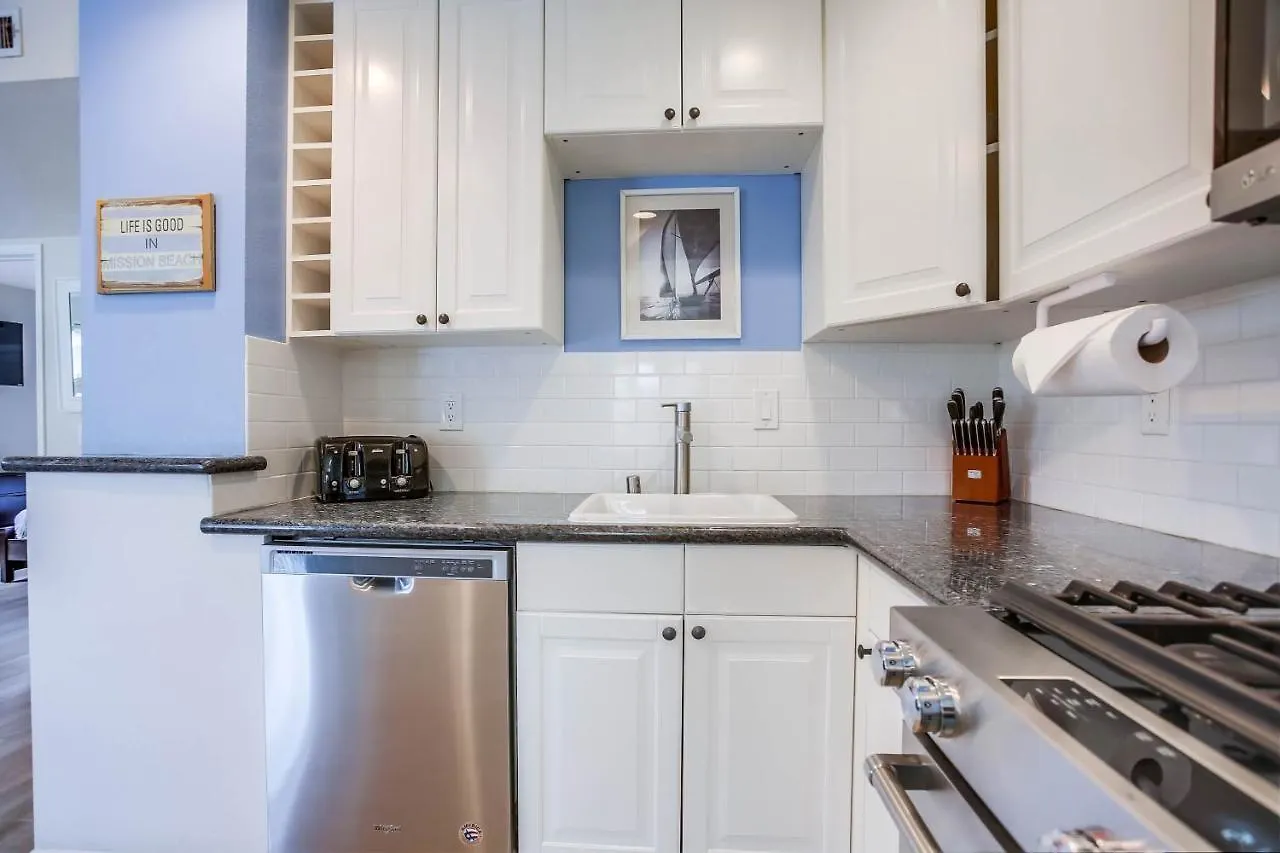 Ormond Oasis - Large Private Patio, Washerdryer, Pet Friendly & Steps2sand! Holiday home