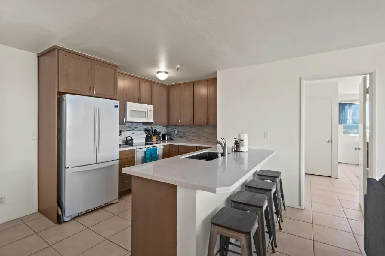 Belmont Modern - Ocean View, Pet Friendly, Patio Holiday home
