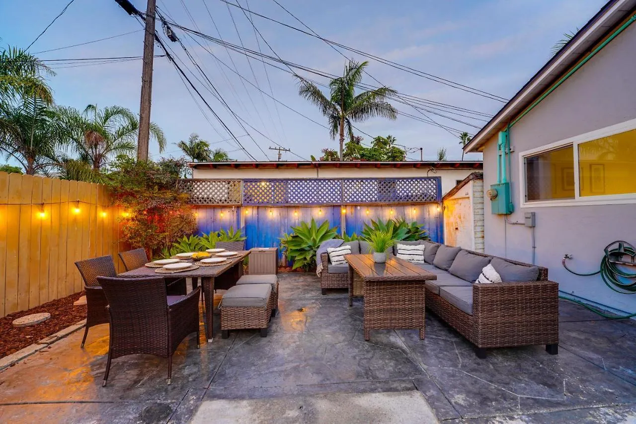 Pacific Paradise - Large Patio, Hot Tub, Short Walk To Beach, & Parking Holiday home *