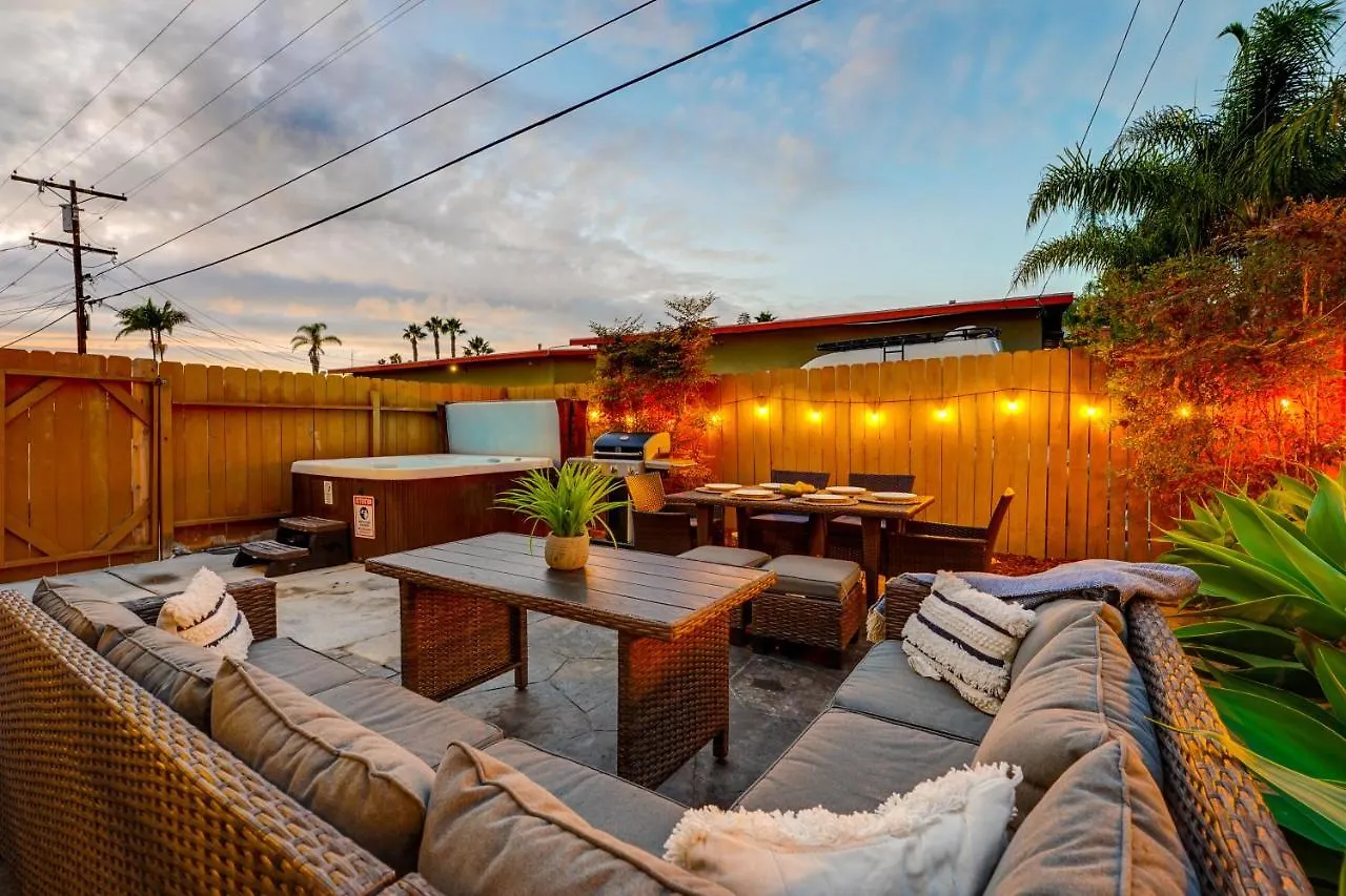 Holiday home Pacific Paradise - Large Patio, Hot Tub, Short Walk To Beach, & Parking San Diego