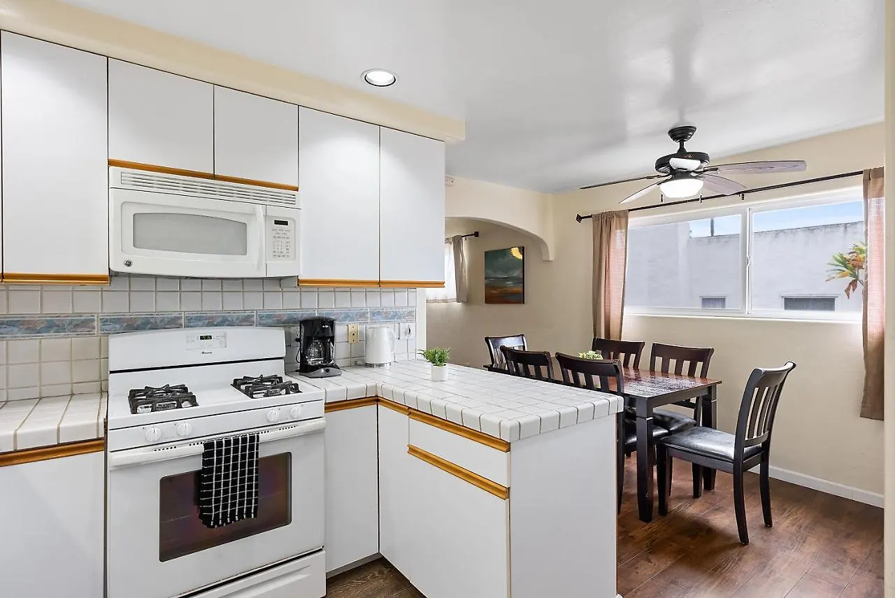 Pacific Oasis - Large Patio, Parking & Walk To *