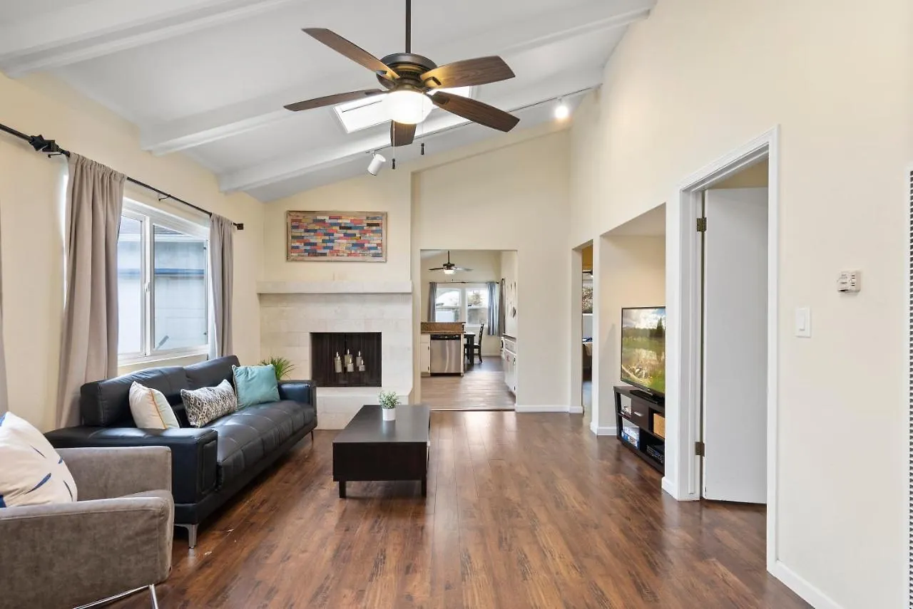 Pacific Paradise - Large Patio, Hot Tub, Short Walk To Beach, & Parking *
