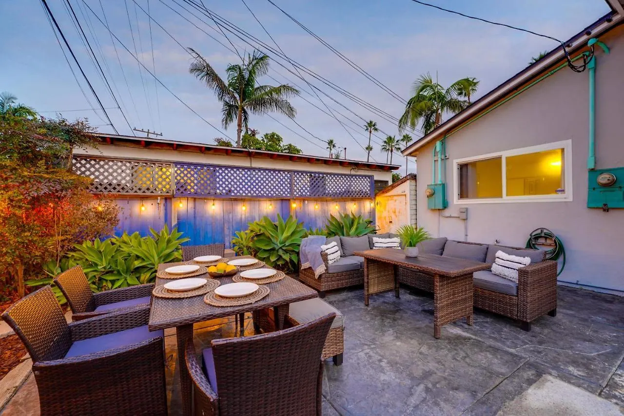 Holiday home Pacific Paradise - Large Patio, Hot Tub, Short Walk To Beach, & Parking
