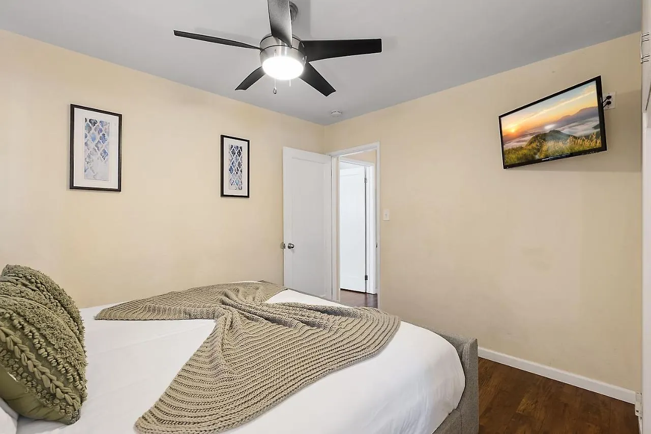 Holiday home Pacific Oasis - Large Patio, Parking & Walk To San Diego