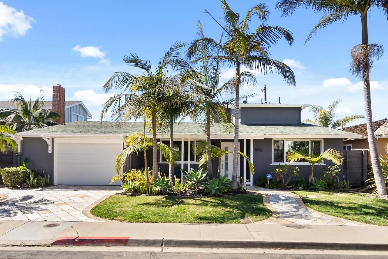 Bird Rock Dreams - Ocean Views, Massive Yard, Outdoor Dining, Fast Wifi & Ac!