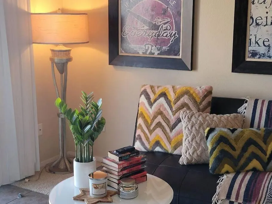Beautiful Cozy In Downtown San Diego