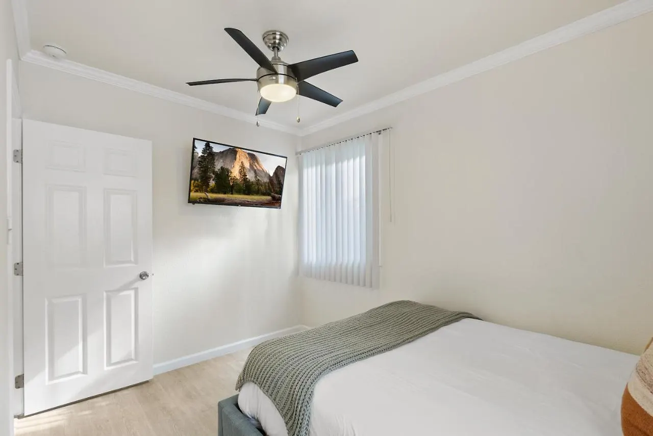 Holiday home Windnsea Perfection - Walk2beach, Pet Friendly & Parking