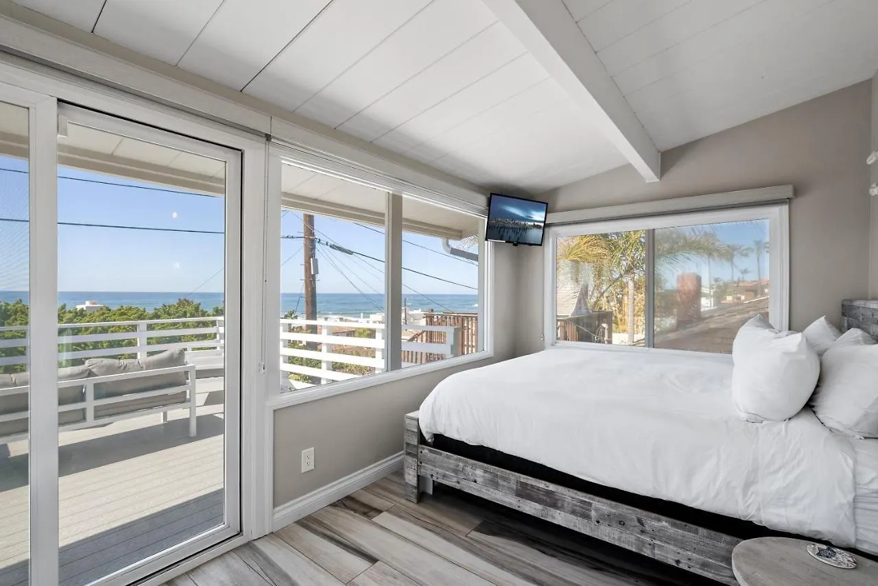Bird Rock Dreams - Ocean Views, Massive Yard, Outdoor Dining, Fast Wifi & Ac! Holiday home