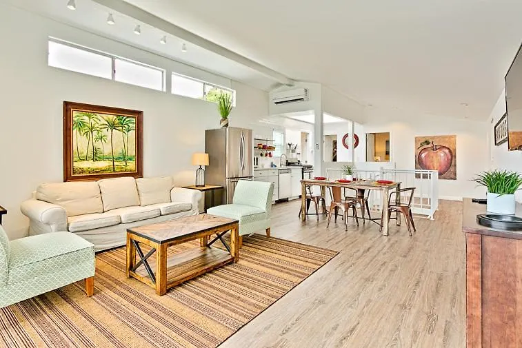 Holiday home Shores Perfection - Spa, Ac, Pet Friendly, Parking, Fire Pit & Massive Private Yard! San Diego