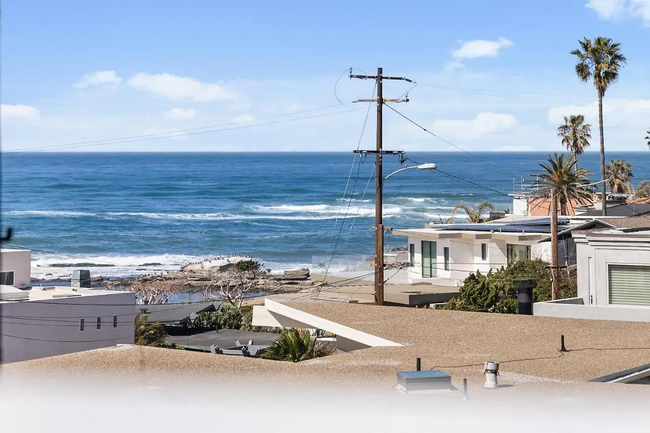 Holiday home Bird Rock Dreams - Ocean Views, Massive Yard, Outdoor Dining, Fast Wifi & Ac! *