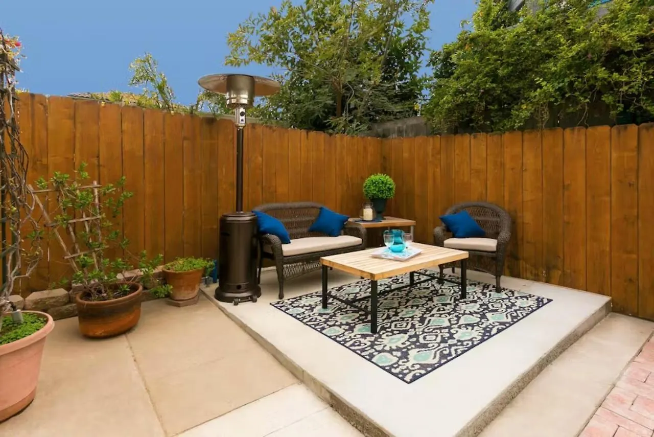 Windnsea Perfection - Walk2beach, Pet Friendly & Parking Holiday home *