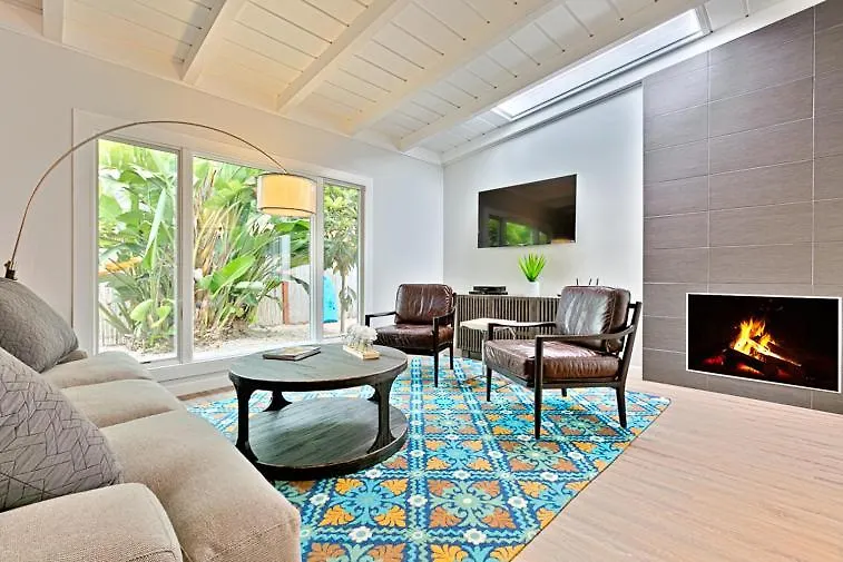 Shores Perfection - Spa, Ac, Pet Friendly, Parking, Fire Pit & Massive Private Yard! Holiday home San Diego