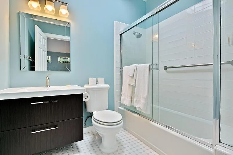 Shores Perfection - Spa, Ac, Pet Friendly, Parking, Fire Pit & Massive Private Yard! San Diego