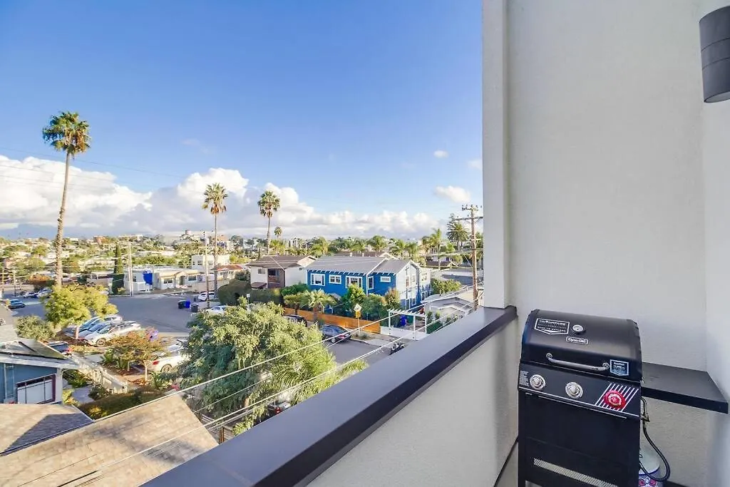 Park Blvd Paradise 304 New Construction King Bed San Diego