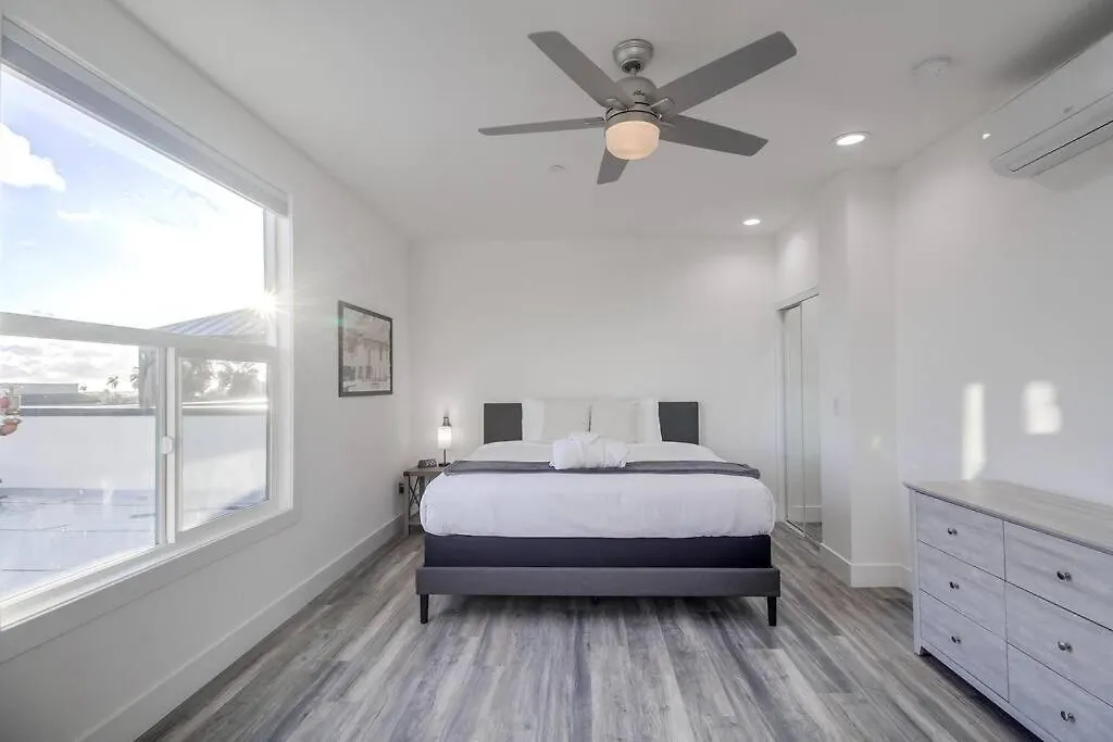 Park Blvd Paradise 304 New Construction King Bed