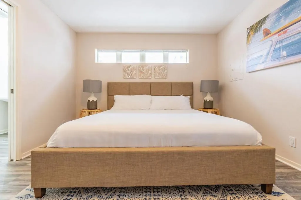 Delightful In Seaside Town Of La Jolla Village