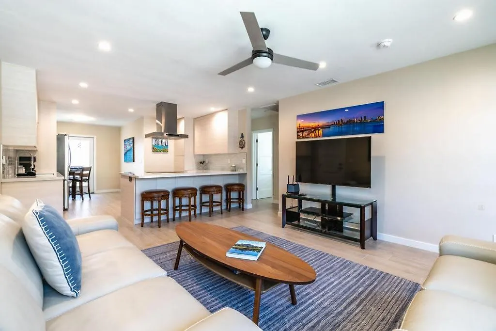 Coronado Bayside Charmer Holiday home *