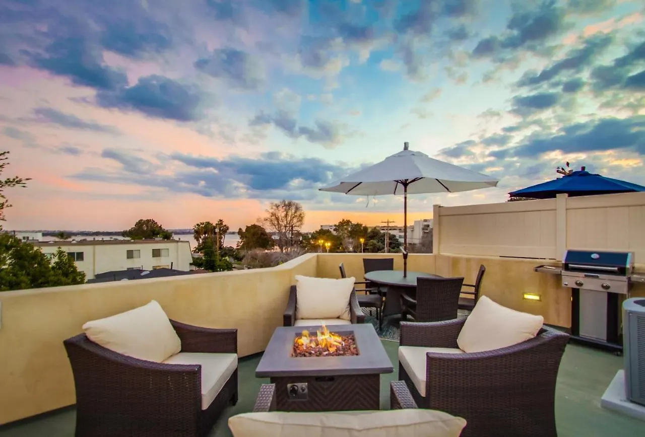 Bay View Dream - Steps To Bay, Rooftop Patio & Ac *