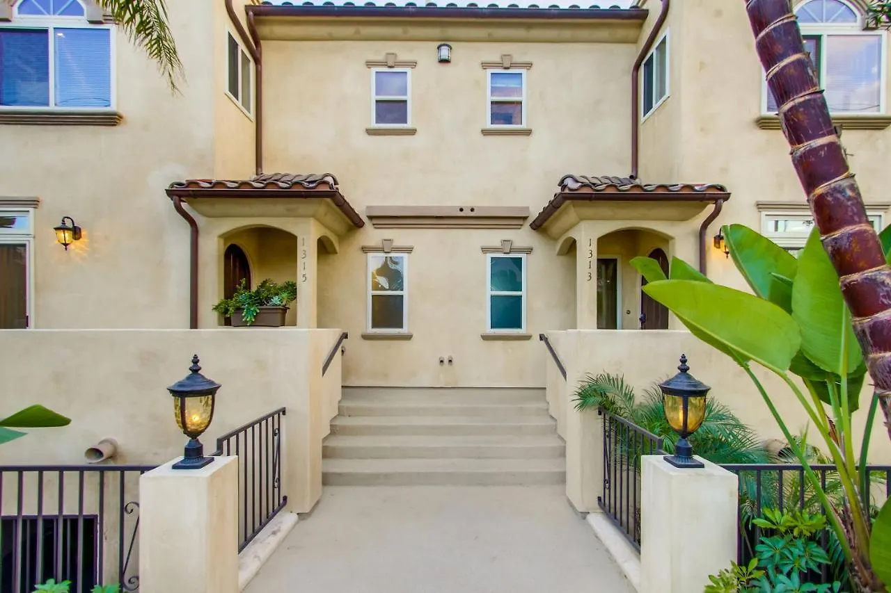 Bay View Dream - Steps To Bay, Rooftop Patio & Ac Holiday home *