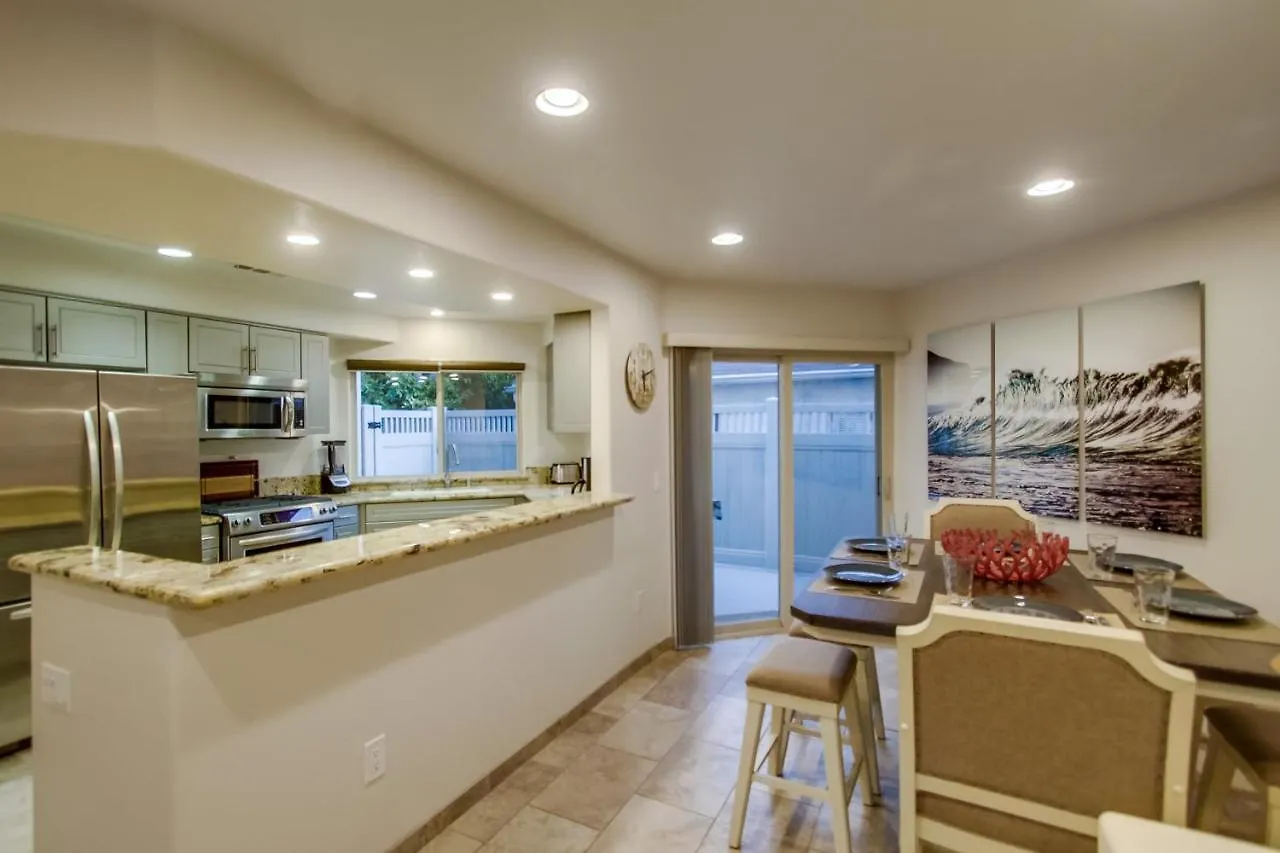 Bay View Dream - Steps To Bay, Rooftop Patio & Ac Holiday home San Diego