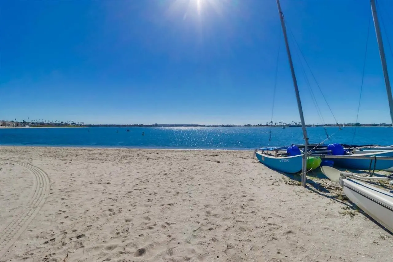 Bay View Dream - Steps To Bay, Rooftop Patio & Ac Holiday home