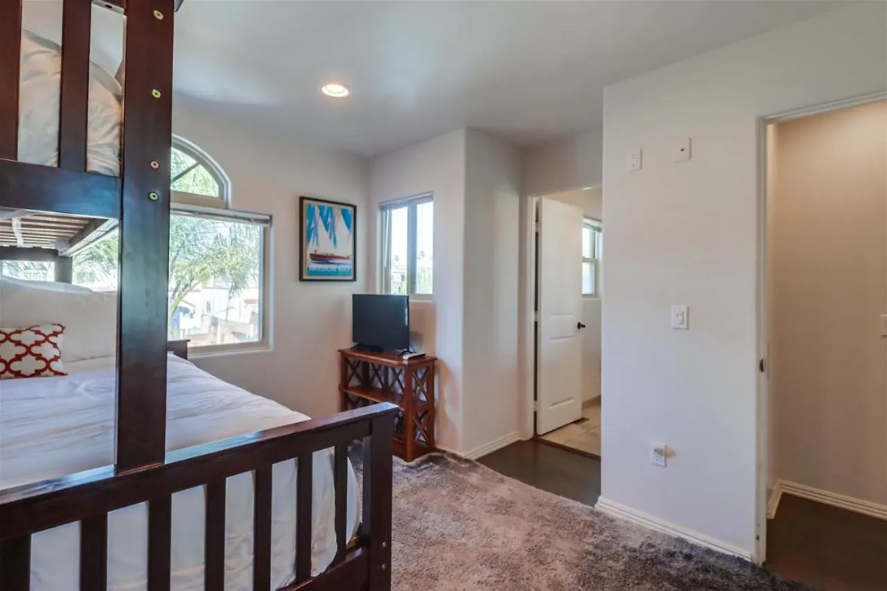 Bay View Dream - Steps To Bay, Rooftop Patio & Ac Holiday home