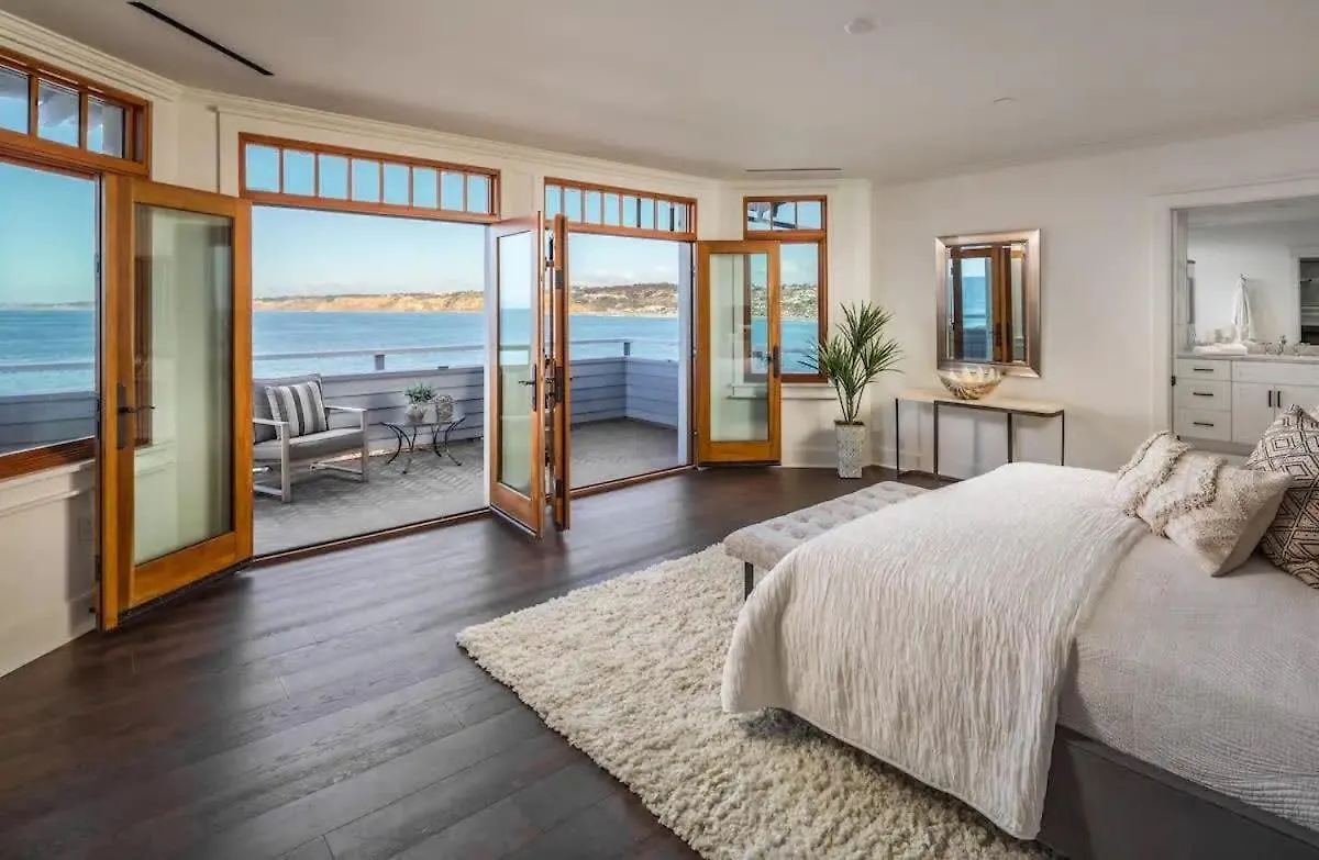 La Jolla Cove-oceanfront 5600sf 3br+loft 5ba House Villiage Location Walk Everywhere Holiday home San Diego