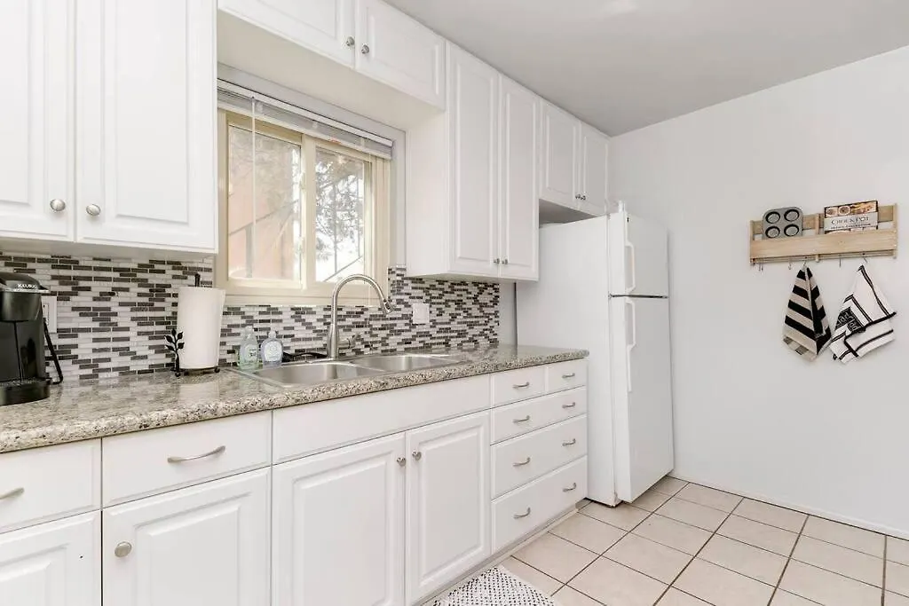 Casa -2br- Free Driveway Parking For 3 Cars * San Diego