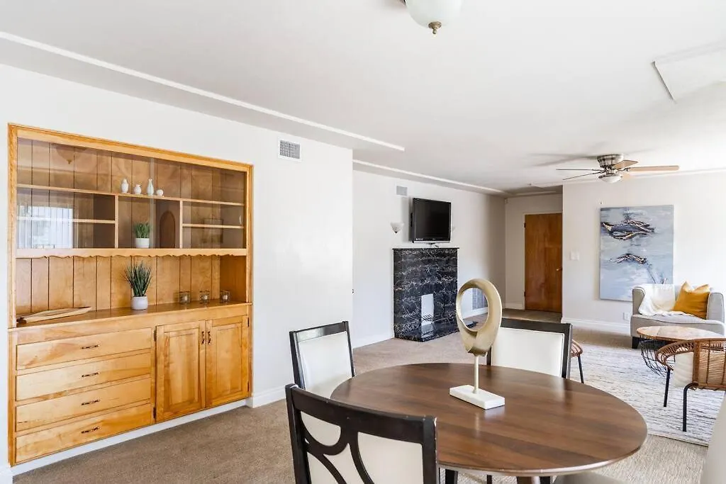 Casa Flora -2br- Free Parking In Little Italy! Apartment