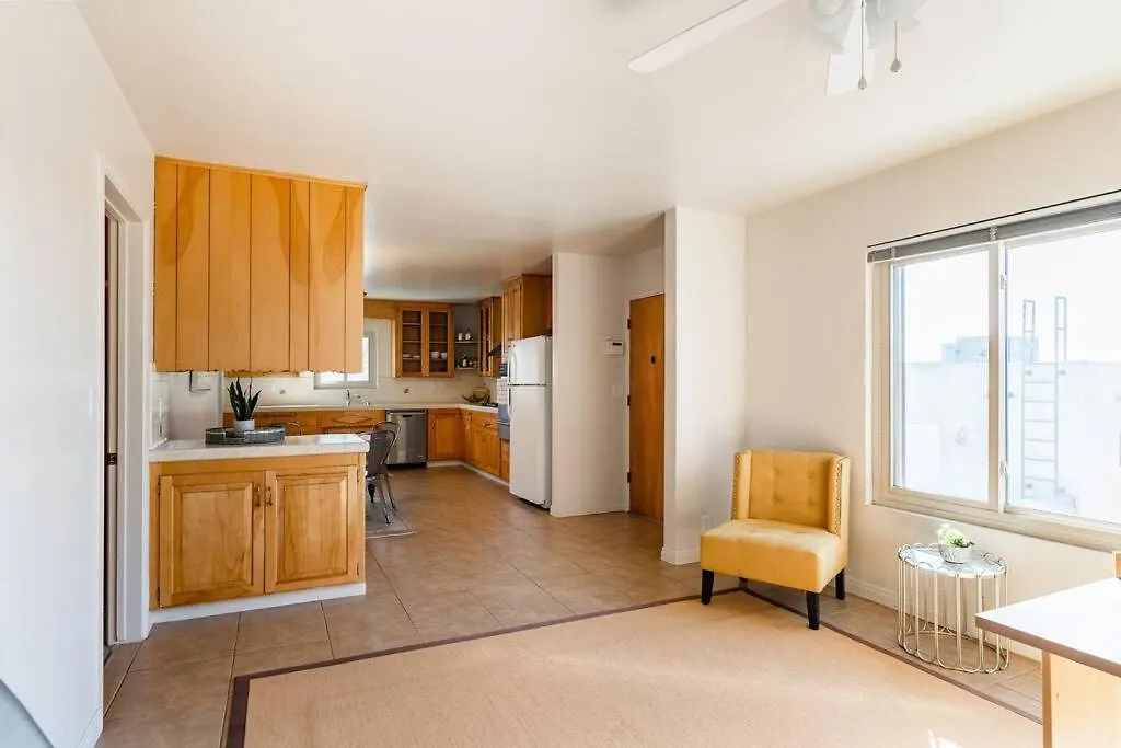 Casa Flora -2br- Free Parking In Little Italy! Apartment *