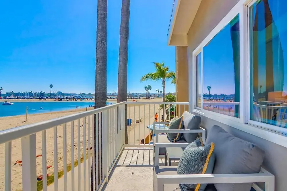 Bayside 4 *