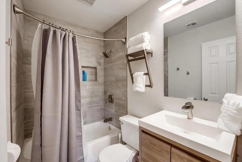 Local Gem 4 * San Diego