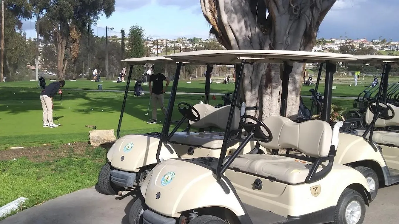Gorgeous Pacific Beach And Mission Bay Home. Walking Distance To The Bay And Golf Course. Holiday home San Diego