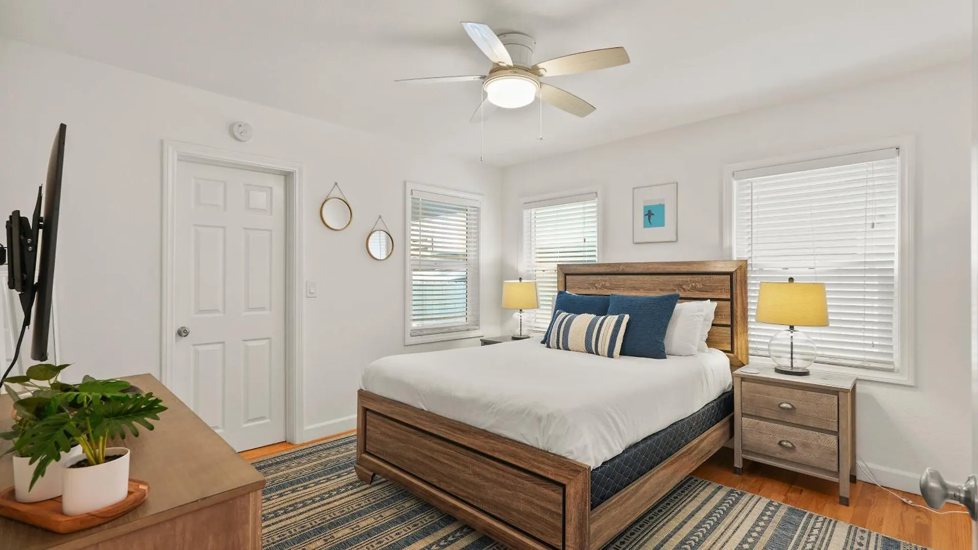 Massive W Stunning Rooftop, Parking, Spa, Ac & Bay Views! * San Diego
