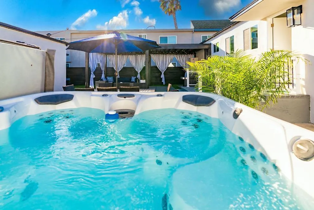 Modern Haven Newly Remodeled Holiday home