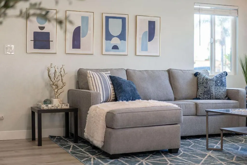 Modern Haven Newly Remodeled Holiday home